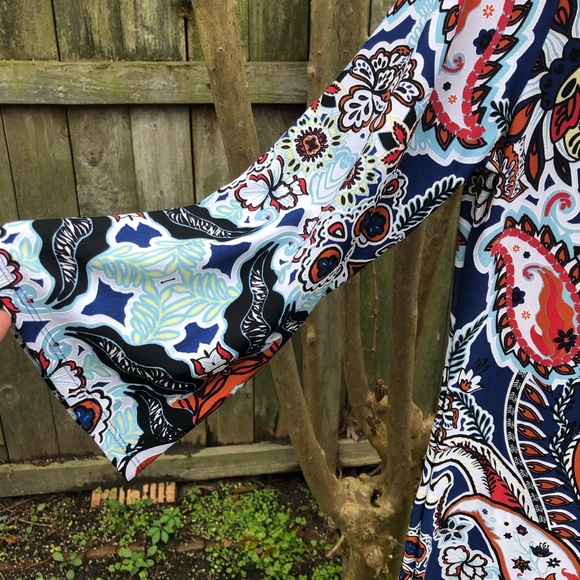 Colorful beautiful dress - Picture 3 of 5